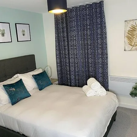 ☆ Igloo Cityhills Central Retreat + Free Parking ☆ * Leeds (West Yorkshire)