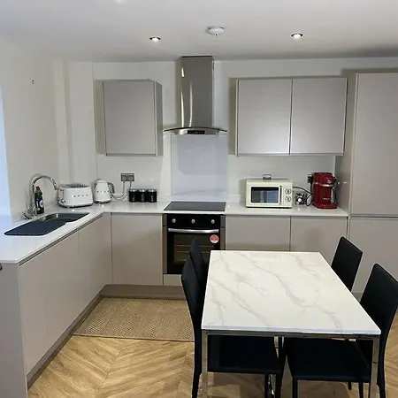 Apartment ☆ Igloo Cityhills Central Retreat + Free Parking ☆ *